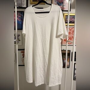 Universal Standard Halie T-Shirt Dress in White - Size 26